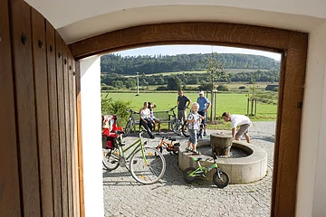 Radfahrer am Brunnen©Andreas Hub